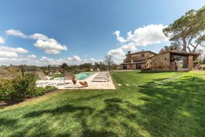 Κήπος έξω από το Villa San Marco con piscina
