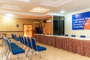 Οι επιχειρηματικές εγκαταστάσεις ή/και οι αίθουσες συνεδριάσεων στο RedDoorz Plus Syariah near Java Supermall Semarang 2