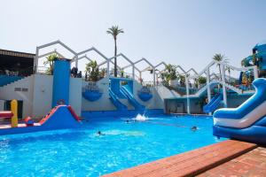 Bazén v ubytovaní BENALBEACH PLAYA SUITE alebo v jeho blízkosti