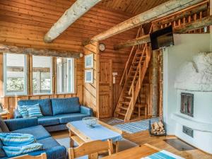 TV a/nebo společenská místnost v ubytování Holiday Home Kallio by Interhome