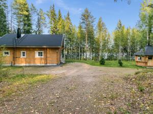 Το κτήριο όπου στεγάζεται  η παραθεριστική κατοικία