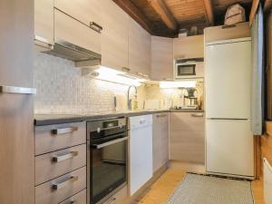 Nhà bếp/bếp nhỏ tại Holiday Home Keromaja by Interhome +16 ảnh