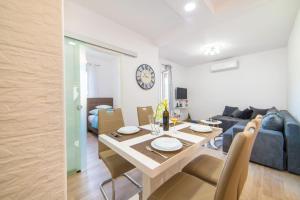 Posezení v ubytování Apartment Karlo - Grad Ploče, Croatia