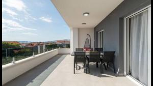 Balkón nebo terasa v ubytování NEW VILLA DAVID, WI-FI, IPTV, 5 bedrooms, 4 bathrooms