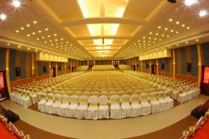 Der Geschäftsbereich oder Konferenzraum in der Unterkunft The Quilon Beach Hotel and Convention Center