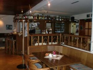 Lounge nebo bar v ubytování Hotel & Restaurant "Zum Firstenstein"