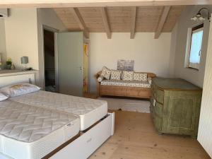 Postel nebo postele na pokoji v ubytování Villa Elma + 31 fotografií