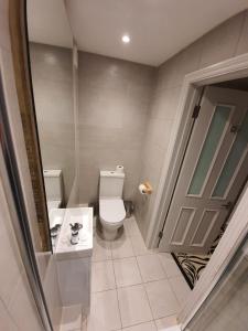 Koupelna v ubytování W6 Hotel