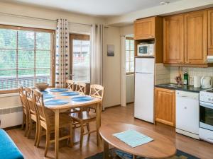 Kuchyň nebo kuchyňský kout v ubytování Holiday Home Levin alppi 2 as 5 by Interhome