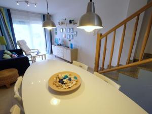 Posedenie v ubytovaní Apartment Residencial Mar by Interhome
