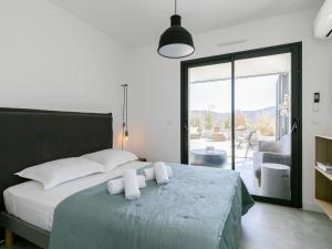 Ένα ή περισσότερα κρεβάτια σε δωμάτιο στο Apartment Château-18 by Interhome