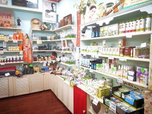 Supermarket nebo jiné obchody v  hotelu nebo okolí