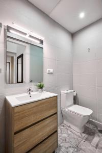 Vonios kambarys apgyvendinimo įstaigoje SERRANO CLASS, by Presidence Rentals