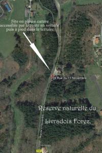 a map of a road with a white arrow at E lu chantauziau in La Monnerie-le Montel