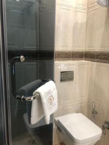 Koupelna v ubytování Neapol Boutique Hotel