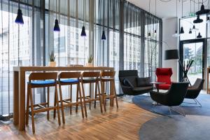 Posezení v ubytování Holiday Inn Express - Berlin - Alexanderplatz by IHG