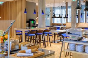 Restaurace v ubytování Holiday Inn Express - Berlin - Alexanderplatz by IHG