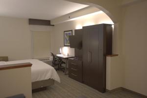 Tempat tidur dalam kamar di Holiday Inn Express Anderson I-85 - Exit 27- Highway 81, an IHG Hotel