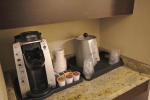 Kemudahan buat kopi dan teh di Holiday Inn Express Anderson I-85 - Exit 27- Highway 81 by IHG