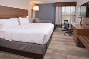 Postel nebo postele na pokoji v ubytování Holiday Inn Express Olean by IHG