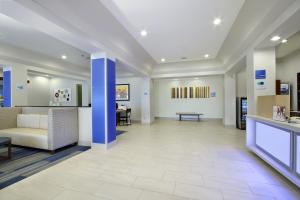 Ο χώρος του λόμπι ή της ρεσεψιόν στο Holiday Inn Express Boonville by IHG +54 φωτογραφίες