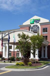 Gallery image of Holiday Inn Express Hotel & Suites Charleston - North, an IHG Hotel in Charleston