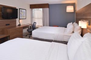 Postel nebo postele na pokoji v ubytování Holiday Inn Express Olean by IHG