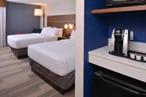 Postel nebo postele na pokoji v ubytování Holiday Inn Express Olean by IHG