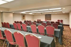 Gallery image of Holiday Inn Express Chicago-Downers Grove, an IHG Hotel in Downers Grove