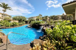 Výhled na bazén z ubytování Waipouli Beach Resort nebo okolí