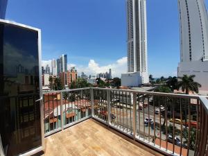 Balkoni atau teres di Innfiniti Hotel & Suites