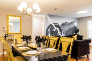 Fotografie z fotogalerie ubytování Great for Groups and Families, Read the listing v destinaci Grand Prairie