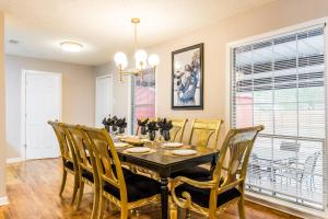 Fotografie z fotogalerie ubytování Great for Groups and Families, Read the listing v destinaci Grand Prairie