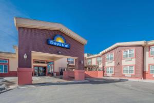 a rendering of aldinelandacistacistacistacistacisternessernessernesserness at Days Inn by Wyndham Manitou Springs in Manitou Springs
