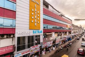 Gallery image of Hotel Satkar in Surat