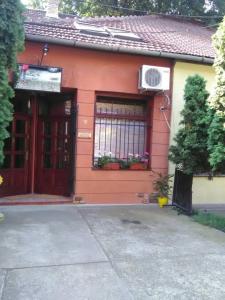 Zgradba, v kateri se nahaja apartma