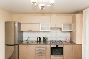 A kitchen or kitchenette at Luxury apart-hotel near Lavina New Building 7 floor