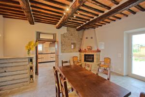 Η κουζίνα ή μικρή κουζίνα στο Villa dei Vini by PosarelliVillas