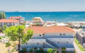 A general sea view or a sea view taken from az apartmanhoteleket