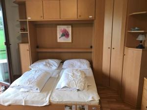 Postel nebo postele na pokoji v ubytování Travemünde am Hafen
