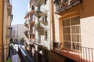 A balcony or terrace at Flatsforyou Carmen