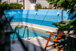 Bazén v ubytování Apartments Villa Camellia - Adults Only nebo v jeho okolí