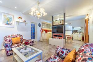 Gallery image of Apartment Villa Camellia - Adults Only in Supetar