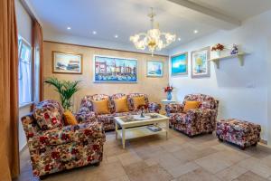 Posezení v ubytování Apartments Villa Camellia - Adults Only