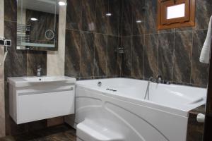Koupelna v ubytování Ayder Hasimoglu Hotel