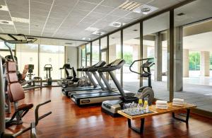 Fitness centrum a/nebo fitness zařízení v ubytování UNA Hotels Expo Fiera Milano