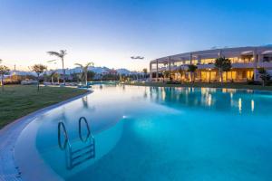 Bazén v ubytování Elysian Luxury Hotel and Spa nebo v jeho okolí