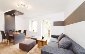 Χώρος καθιστικού στο Amazing Apartment In Eisenerz With 2 Bedrooms And Wifi