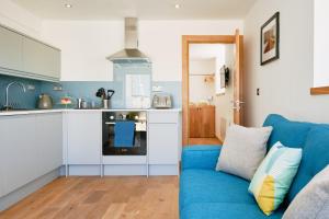 Kuchyň nebo kuchyňský kout v ubytování Finest Retreats - Luxury Holiday Let in Porthleven, Sleeping 2