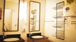 Ванная комната в CURIOCITY Backpackers Johannesburg